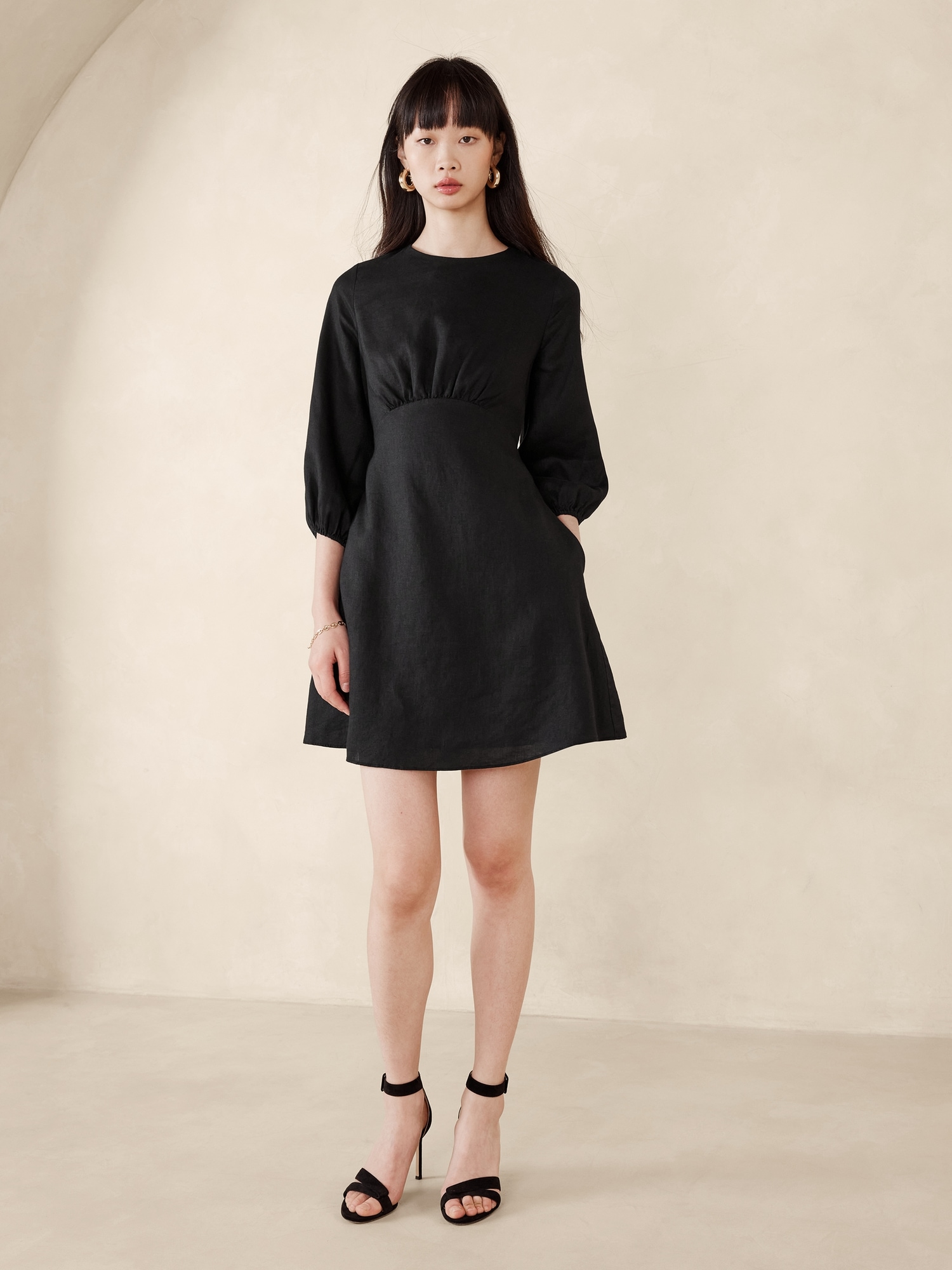 Lisa Open-Back Linen Dress