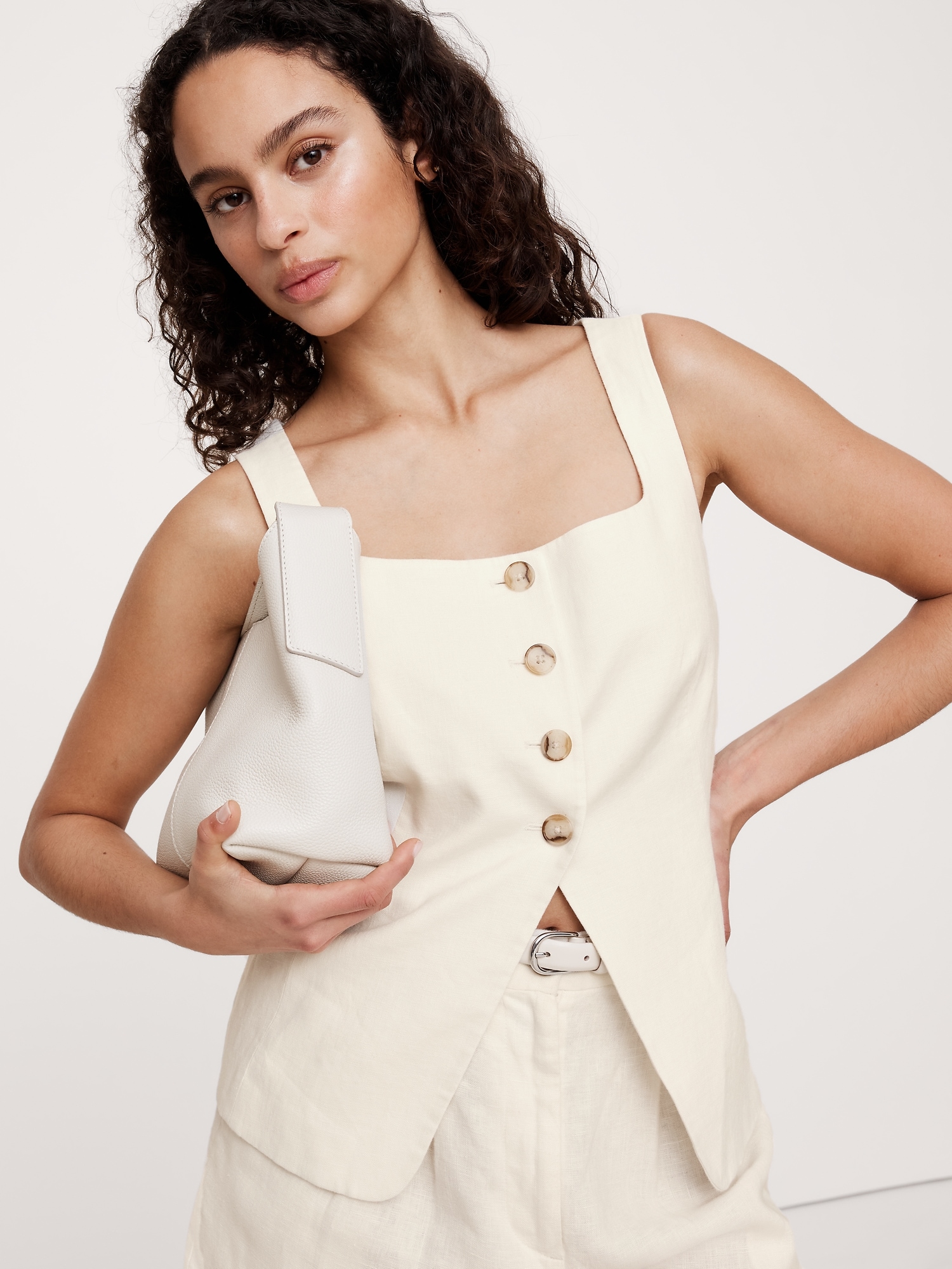 Linen Square-Neck Long Vest - White