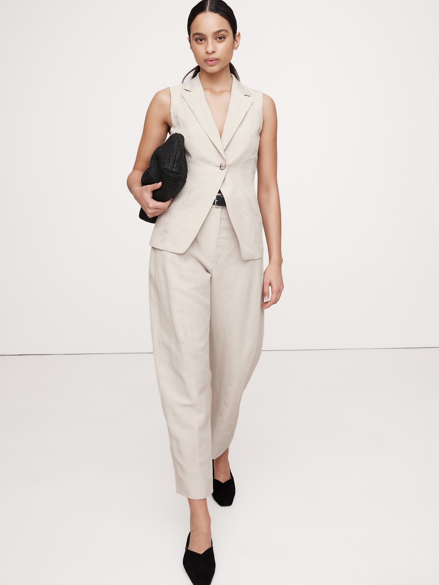 Hourglass Tencel™-Linen Vest - Beige